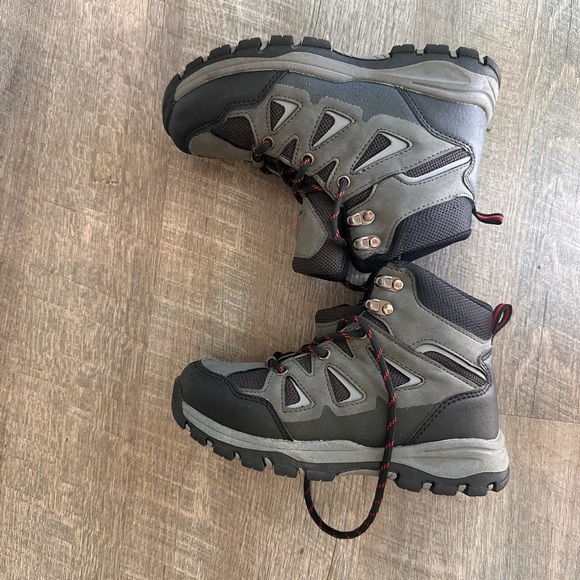 High Sierra Black and Red Hiking Boots - Picture 5 of 7